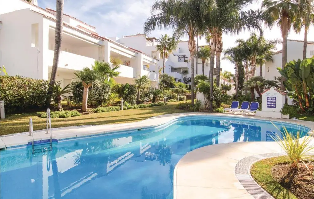 Lovely Apartment In Marbella With Wifi